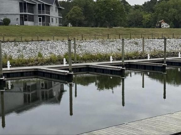 4th image of 3104 Mariners Way
