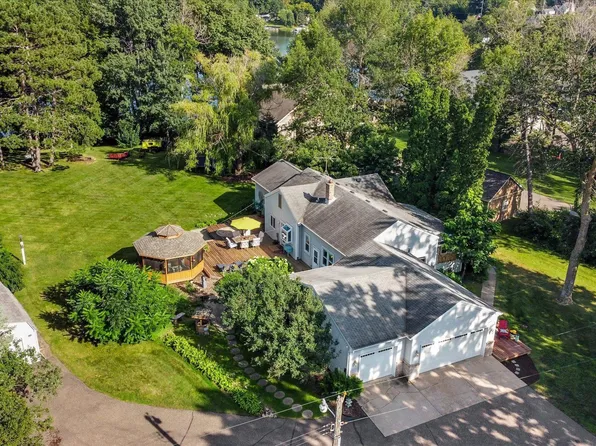 30825 Minnesota Ave, Lindstrom, MN 55045