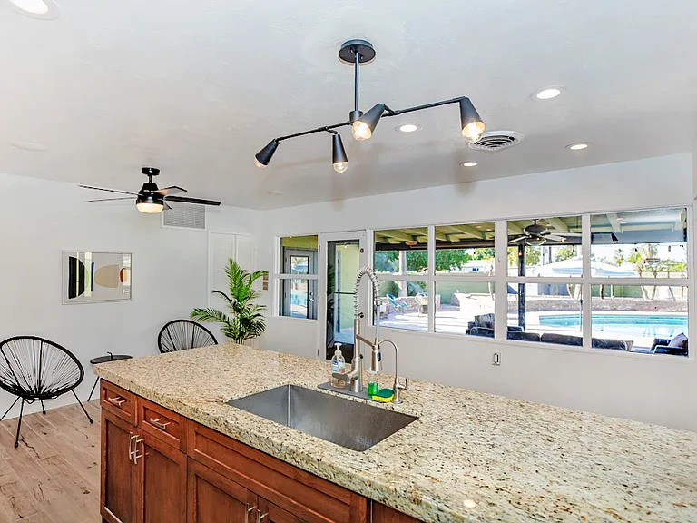 2940 S Arizona Ave — Photo 15