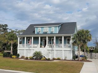 135 Cove Side Ln, Hampstead, NC 28443