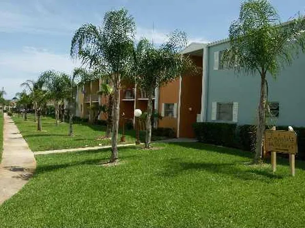 1501 Crescent Cir, Lake Park, FL