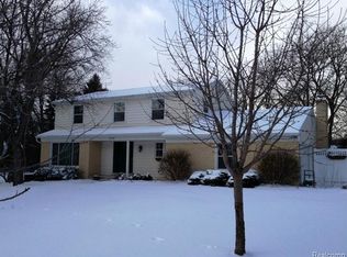 21107 Stanstead Rd, Northville, MI 48167