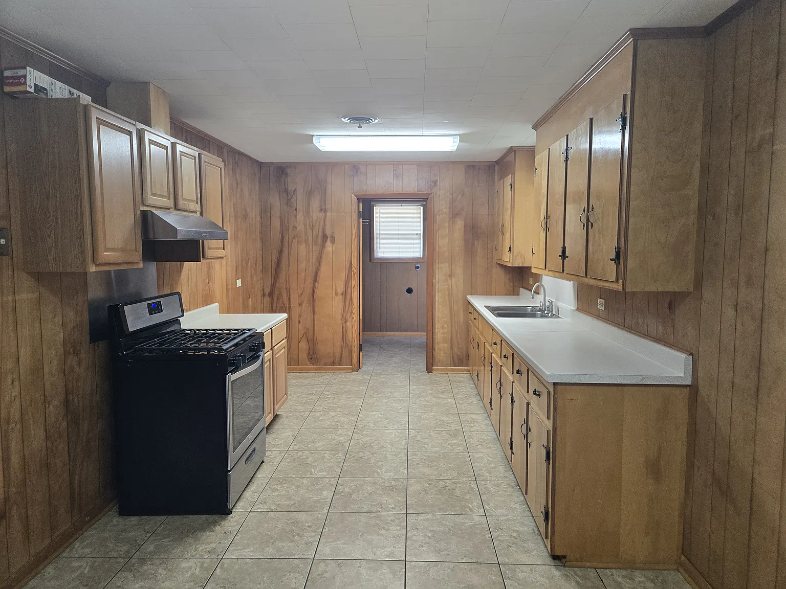2 bed, 1000 sqft, $1,050 — Photo 4