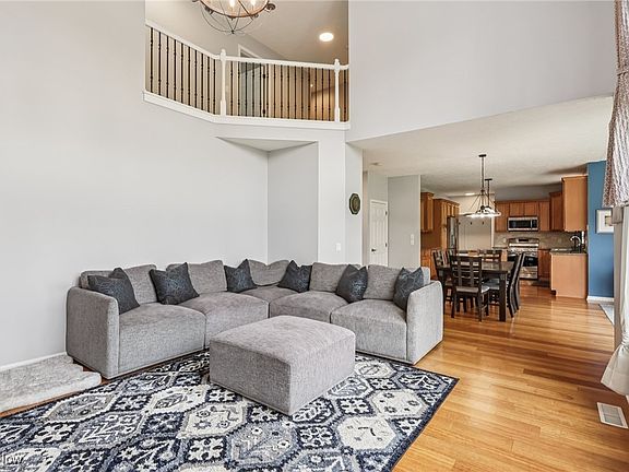 3rd image of 357 Belmar Blvd
