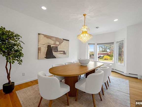 5th image of 177 Lawson Pl