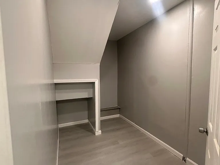 255 Smith St #1 — Photo 6