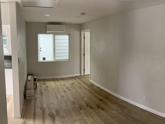 4th image of 7952 Friends Ave