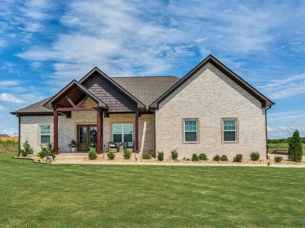 241 Hummingbird Way, Killen, AL 35645