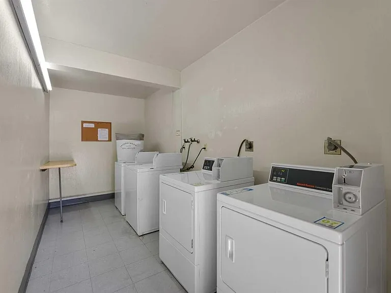 480 E Okeefe St #202 — Photo 17