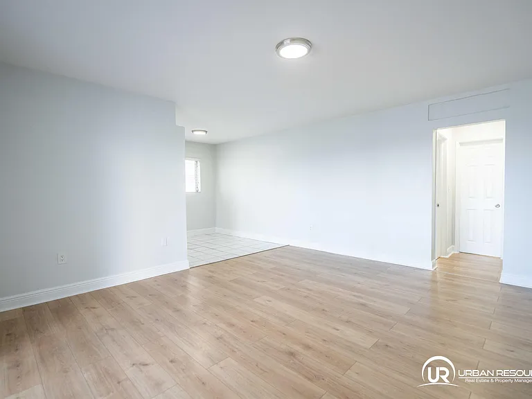 7931 East Dr #301 — Photo 11