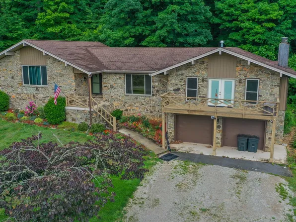 2410 Browns Mill Rd, Cookeville, TN 38506