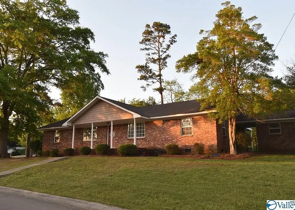 3500 Colonial Dr