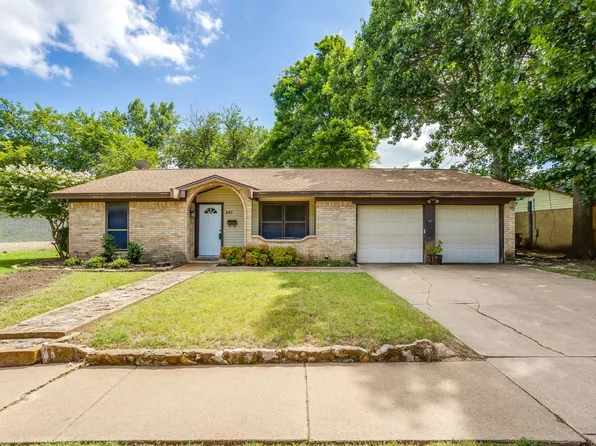 241 NW Suzanne Ter, Burleson, TX 76028