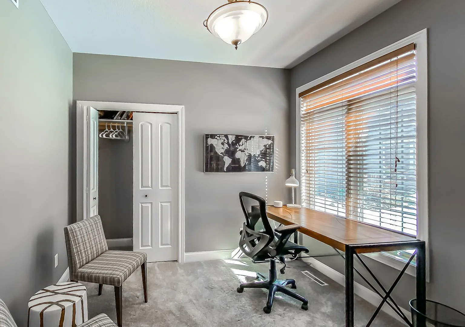 Warm and Luxurious 4 bedroom Executive Estate — Photo 4
