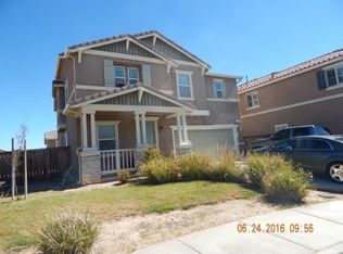 13137 Sunland St, Oak Hills, CA 92344