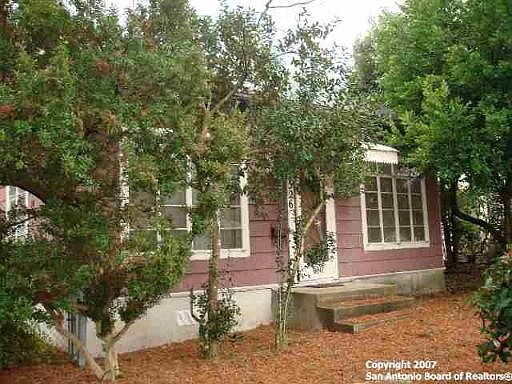 1st image of 1526 FRESNO DR