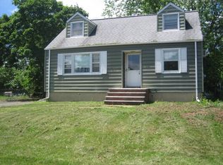 50 Kossuth St, Somerset, NJ 08873