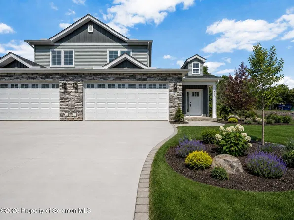 442 Rockledge Dr, Pittston Township, PA 18640