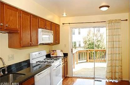 4th image of 4228 Sleepy Lake Dr
