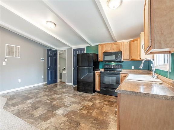 4th image of 3606 Doniphan Ave