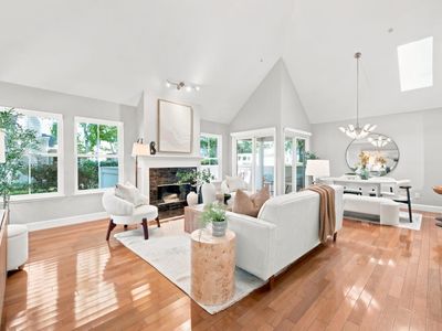 1052 Galley Ln, Foster City, CA, 94404