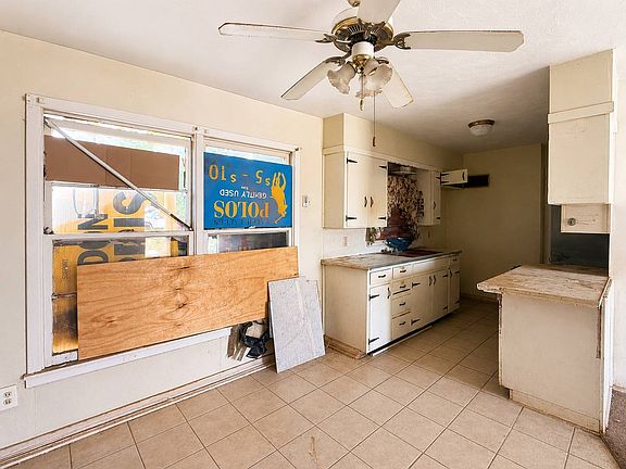5th image of 2611 Parkway Dr
