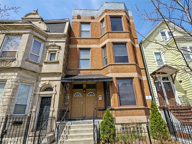 1138 W Addison St #2 — Photo 1