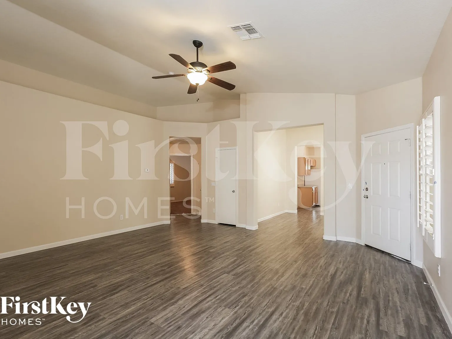 3 bed, 2.0 bath, 1567 sqft, $2,120 — Photo 4