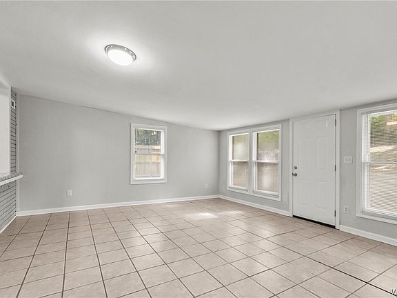 4th image of 5515 Golden Pond Ave