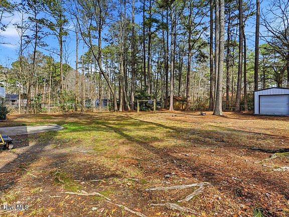 2nd image of 1435 Pineridge Drive