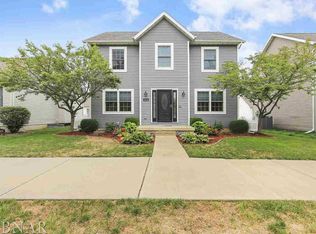 1214 Ogelthorpe Ave, Normal, IL 61761