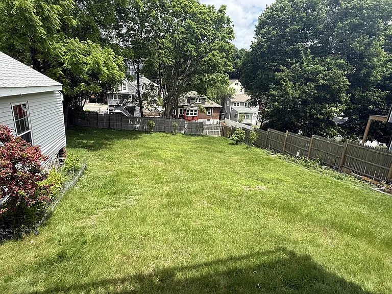 87 Glendower Rd #1 — Photo 10