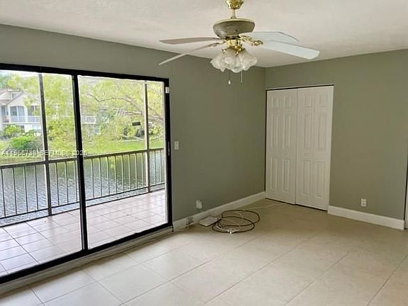 4th image of 613 N University Dr #4