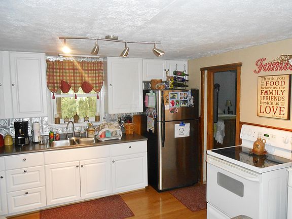 3rd image of 162 Marne Dr NE