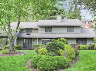 689 Howell Dr, Newark, OH 43055