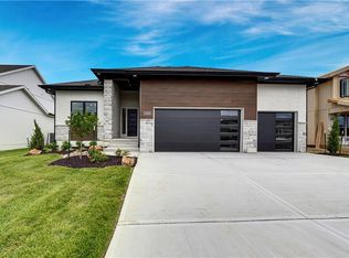 17408 Parkhill St, Overland Park, KS 66221