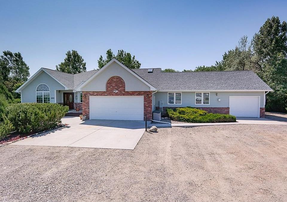 1st image of 8520 Longmeadow Dr