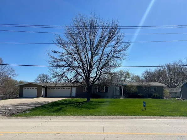 240 N 8th Ave W, Hartley, IA 51346