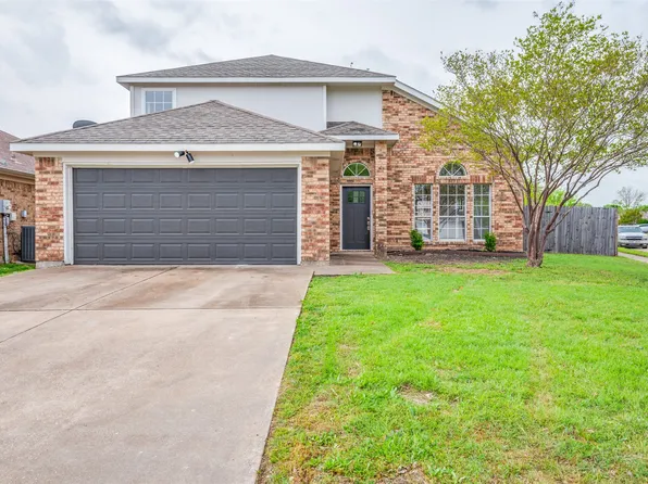 1109 Union Dr, Saginaw, TX 76131