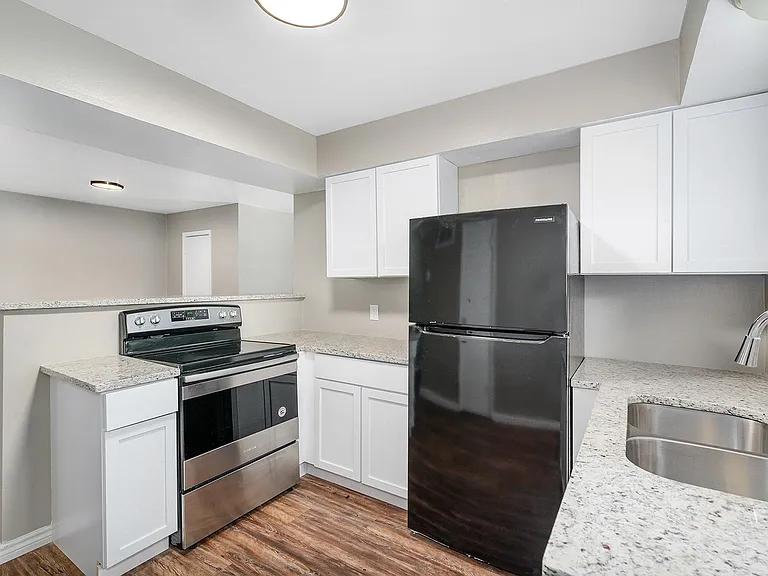 1303 S 2nd St #4 — Photo 1