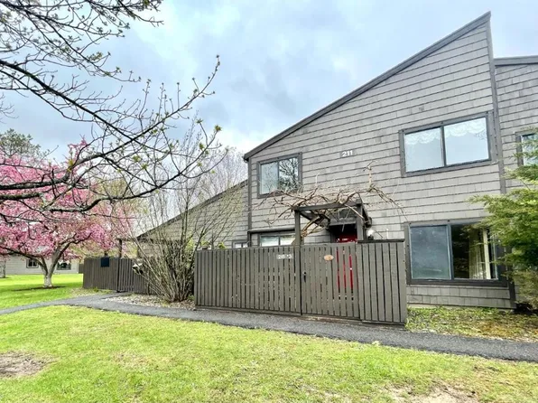 211 Wildflower Dr APT 3, Ithaca, NY 14850