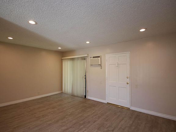 5th image of 550 E California Blvd APT 9