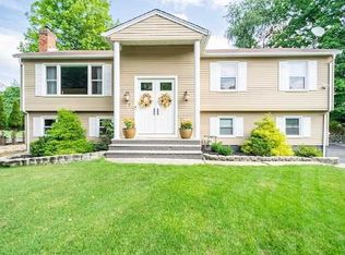 12 Hubbard Ln, Ramsey, NJ 07446