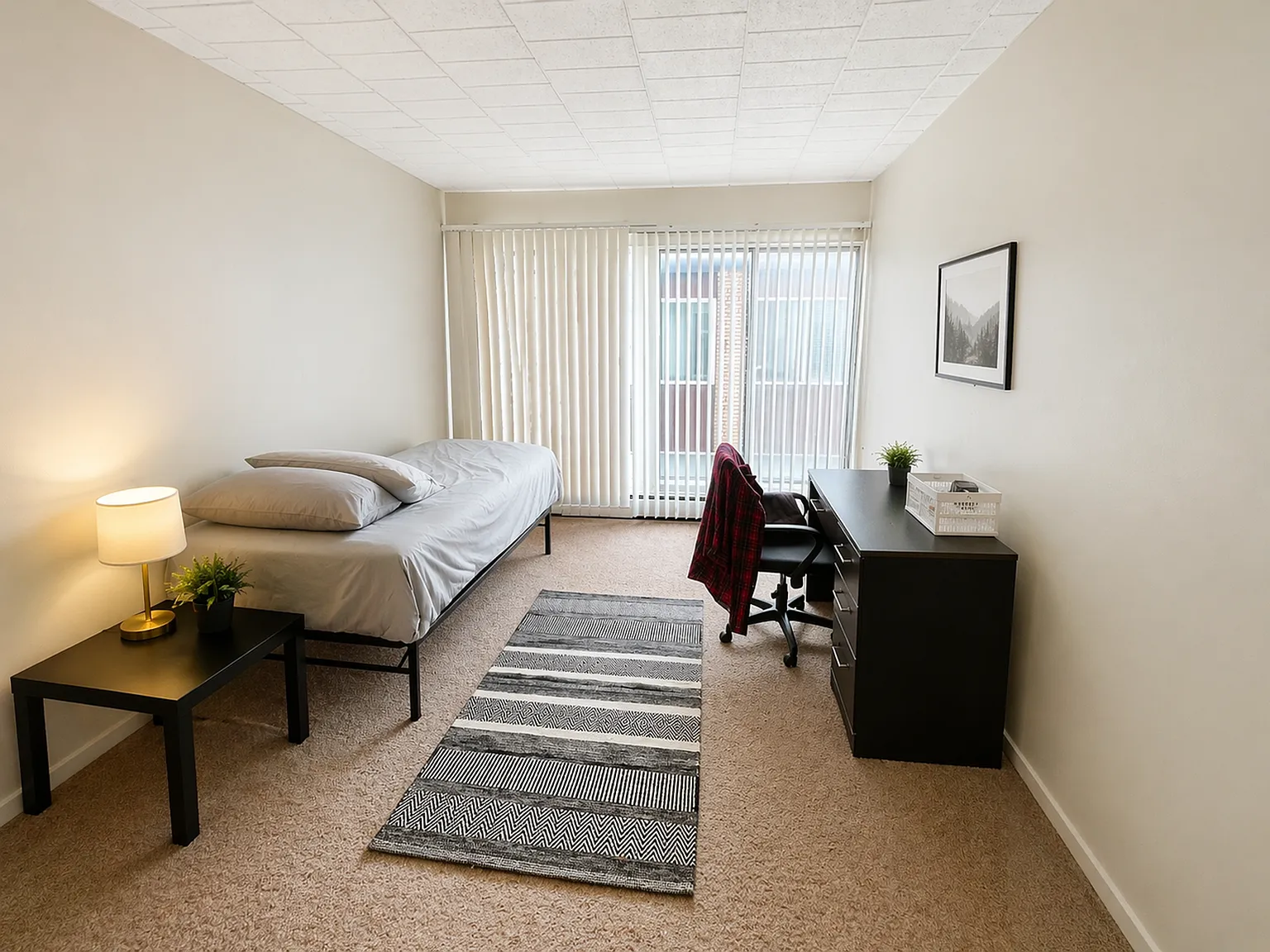 Varsity Management - 515 Walnut — Photo 3