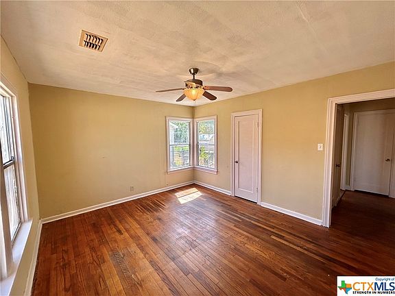 3rd image of 1309 E Loma Vista Ave