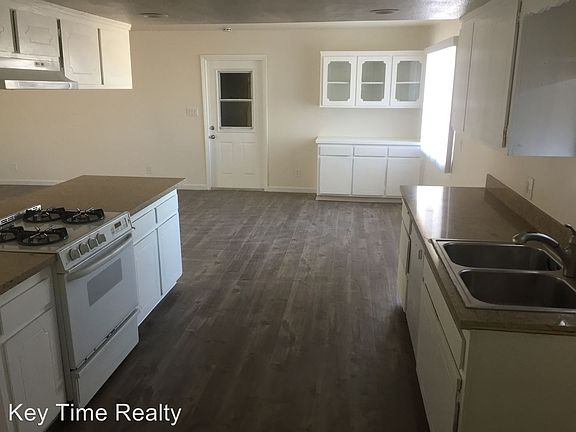2nd image of 443 Anna Cir