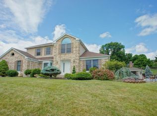 55 Greentree Dr, Bangor, PA 18013