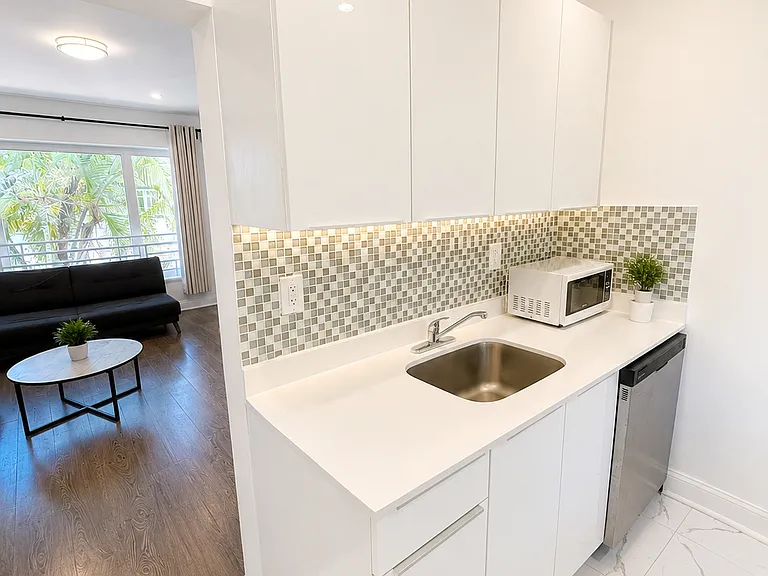 1540 Jefferson Ave #2 — Photo 6