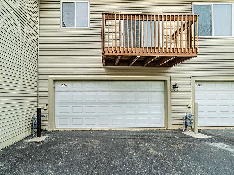 1060 Ellsworth Dr — Photo 31
