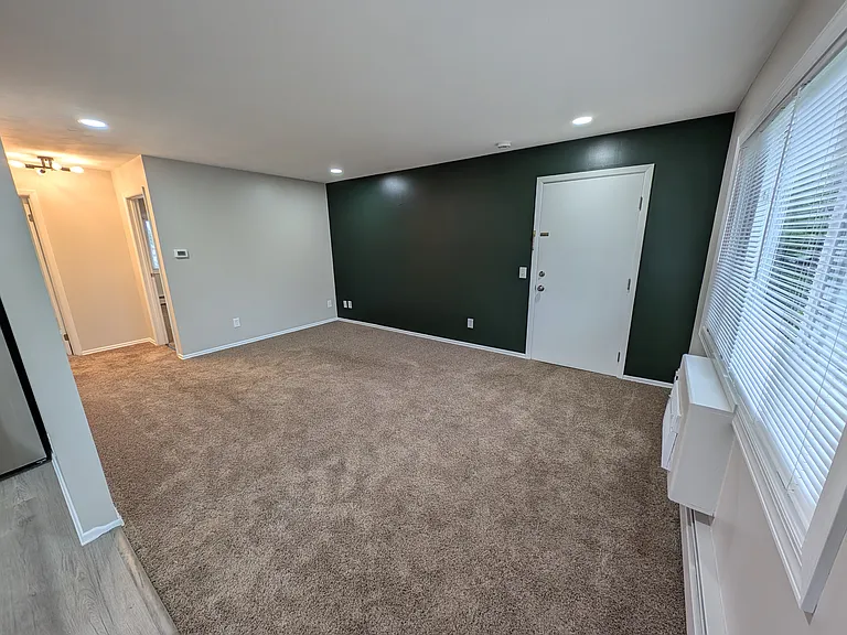 35 Terrel Dr #4 — Photo 4